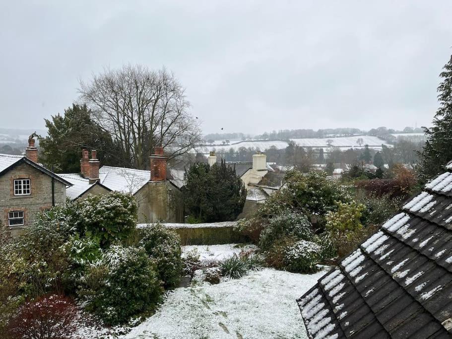A Spacious Hidden Gem With Hot Tub, Lovely Garden & Views Kington  Exterior foto